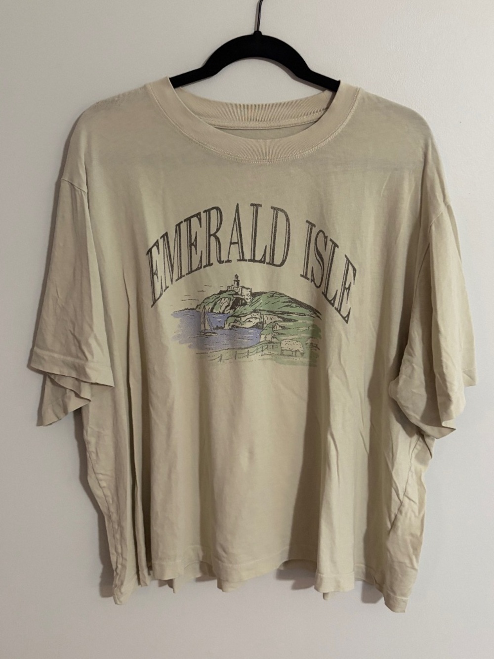 American Eagle Emerald Isle graphic tee